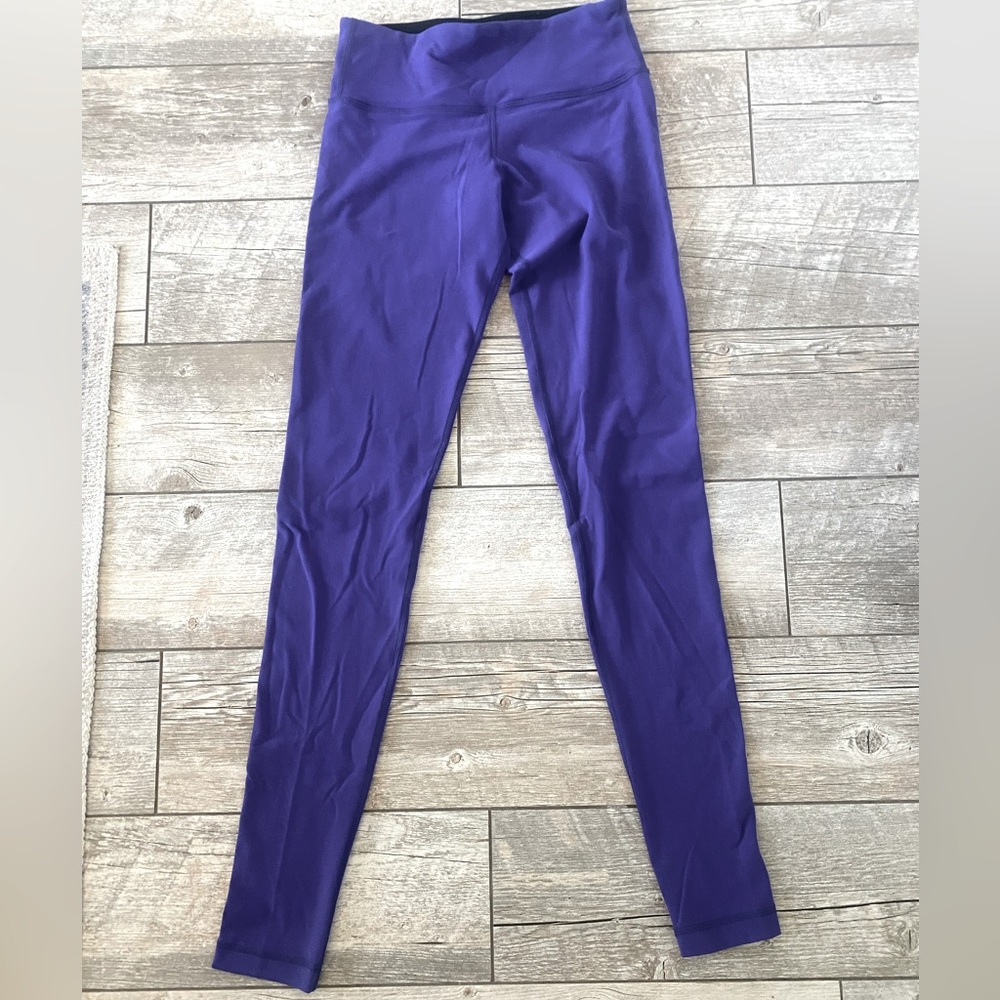 Luluemon purple leggings